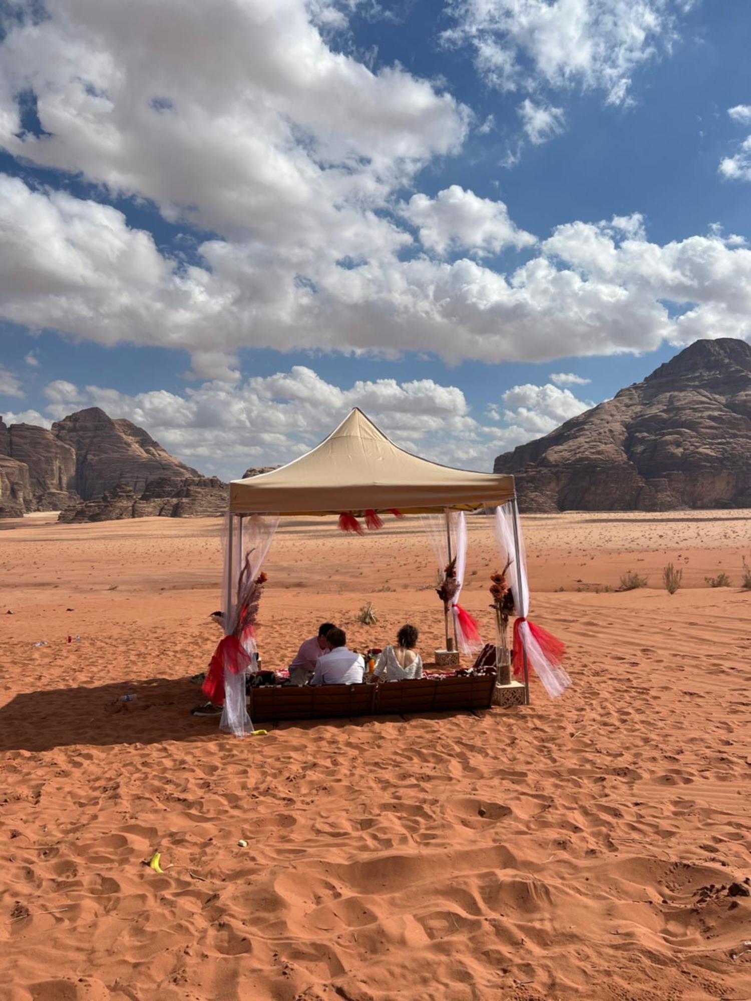 Moon Magic Valley Apartment Wadi Rum Luaran gambar