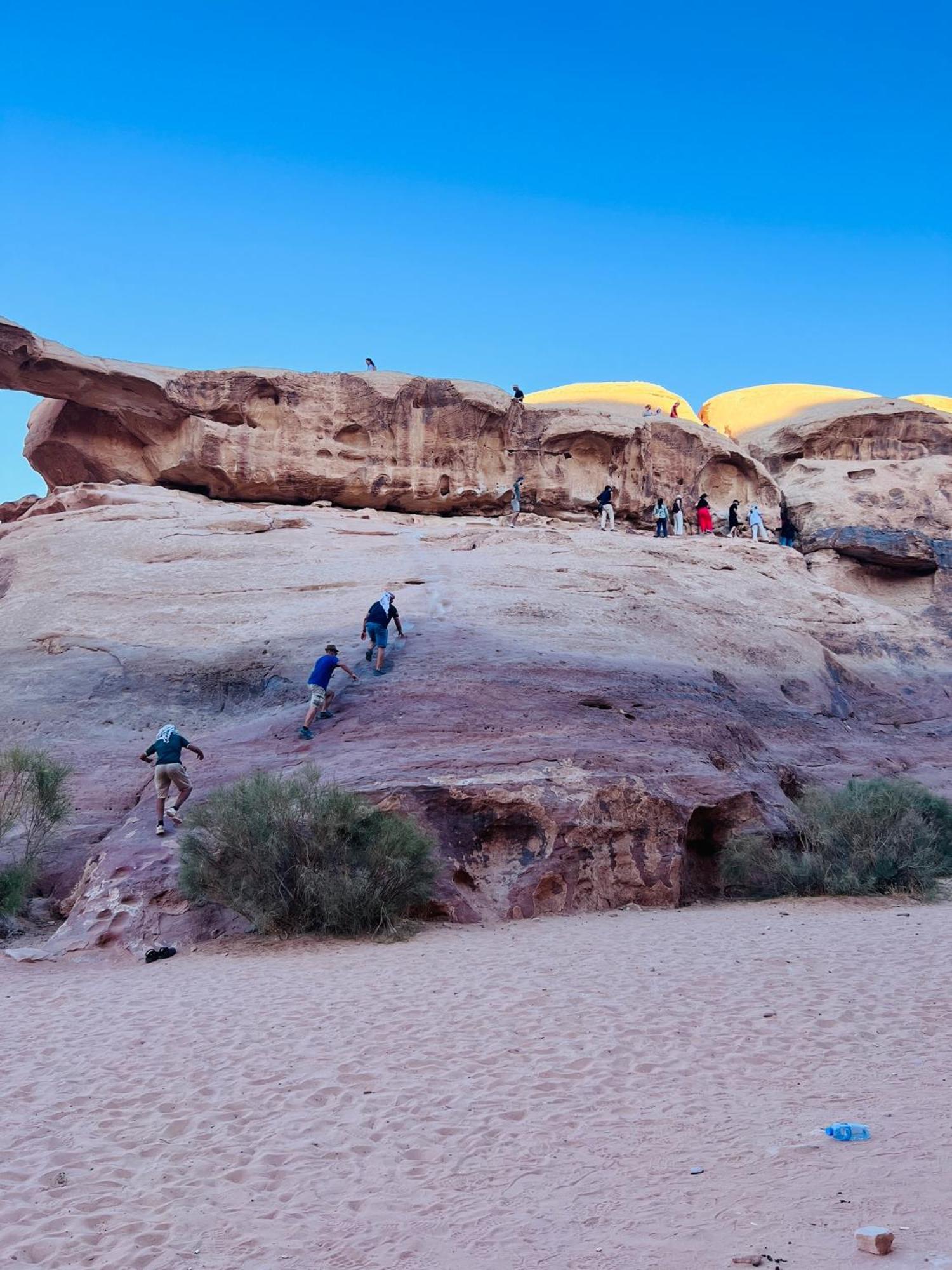 Moon Magic Valley Apartment Wadi Rum Luaran gambar