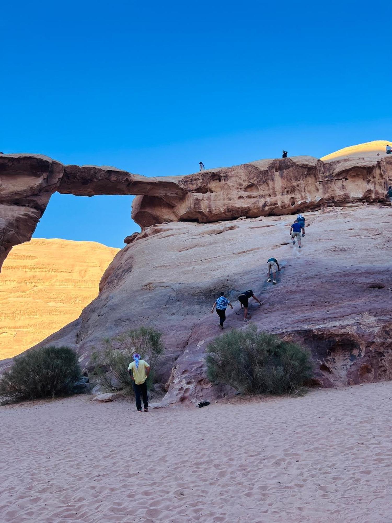 Moon Magic Valley Apartment Wadi Rum Luaran gambar